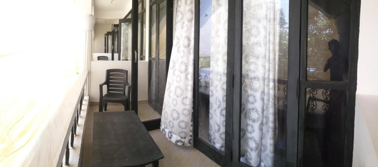 God'S Gift Morjim Hotel Ngoại thất bức ảnh