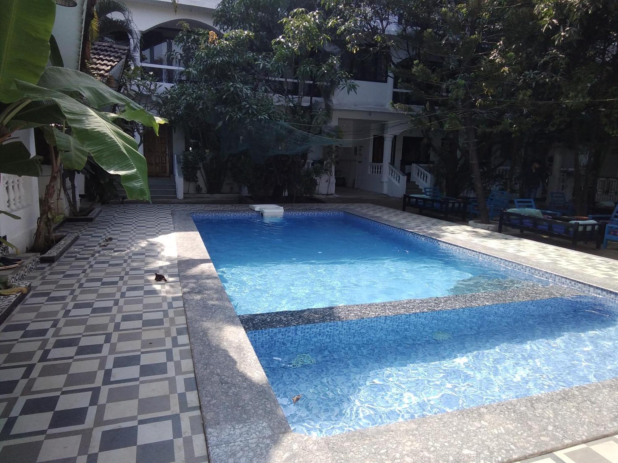 God'S Gift Morjim Hotel Ngoại thất bức ảnh