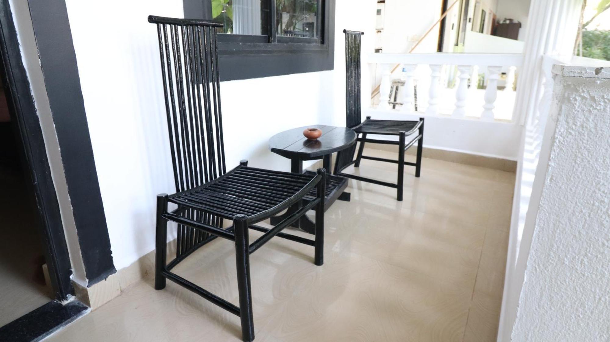 God'S Gift Morjim Hotel Ngoại thất bức ảnh