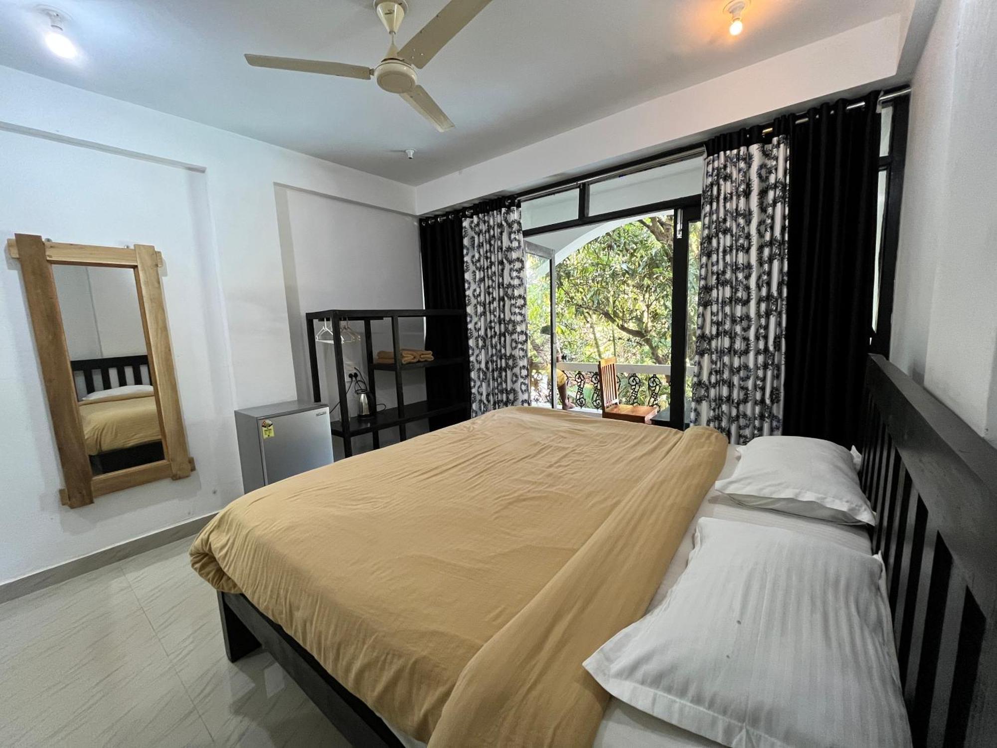 God'S Gift Morjim Hotel Ngoại thất bức ảnh