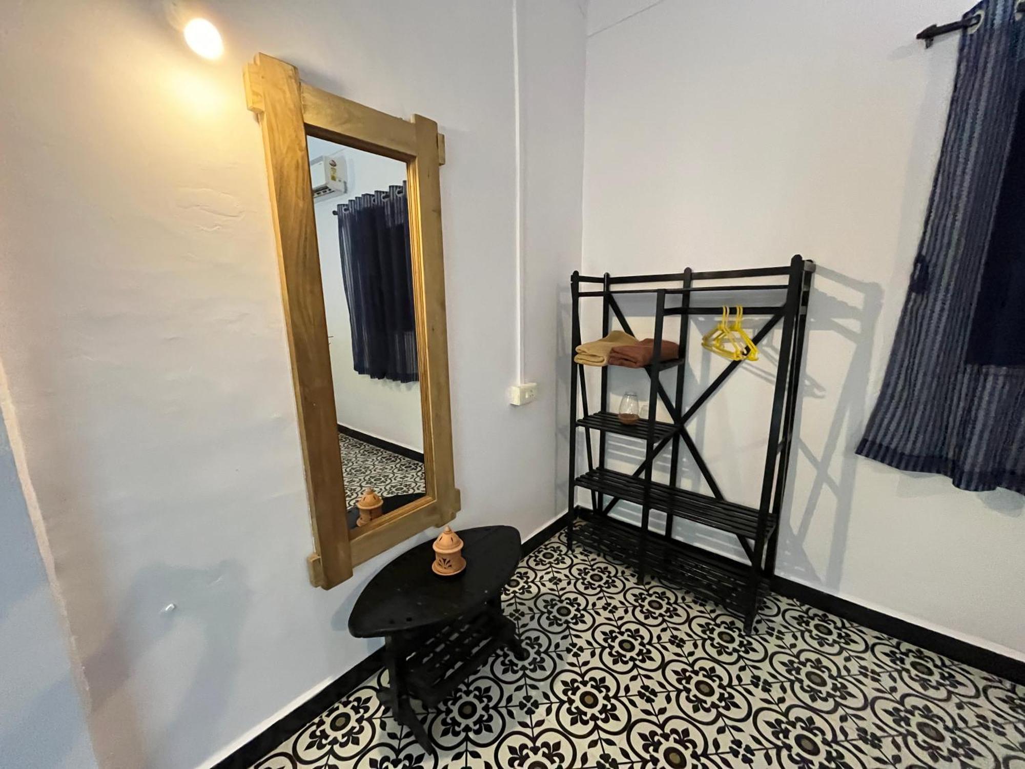 God'S Gift Morjim Hotel Ngoại thất bức ảnh