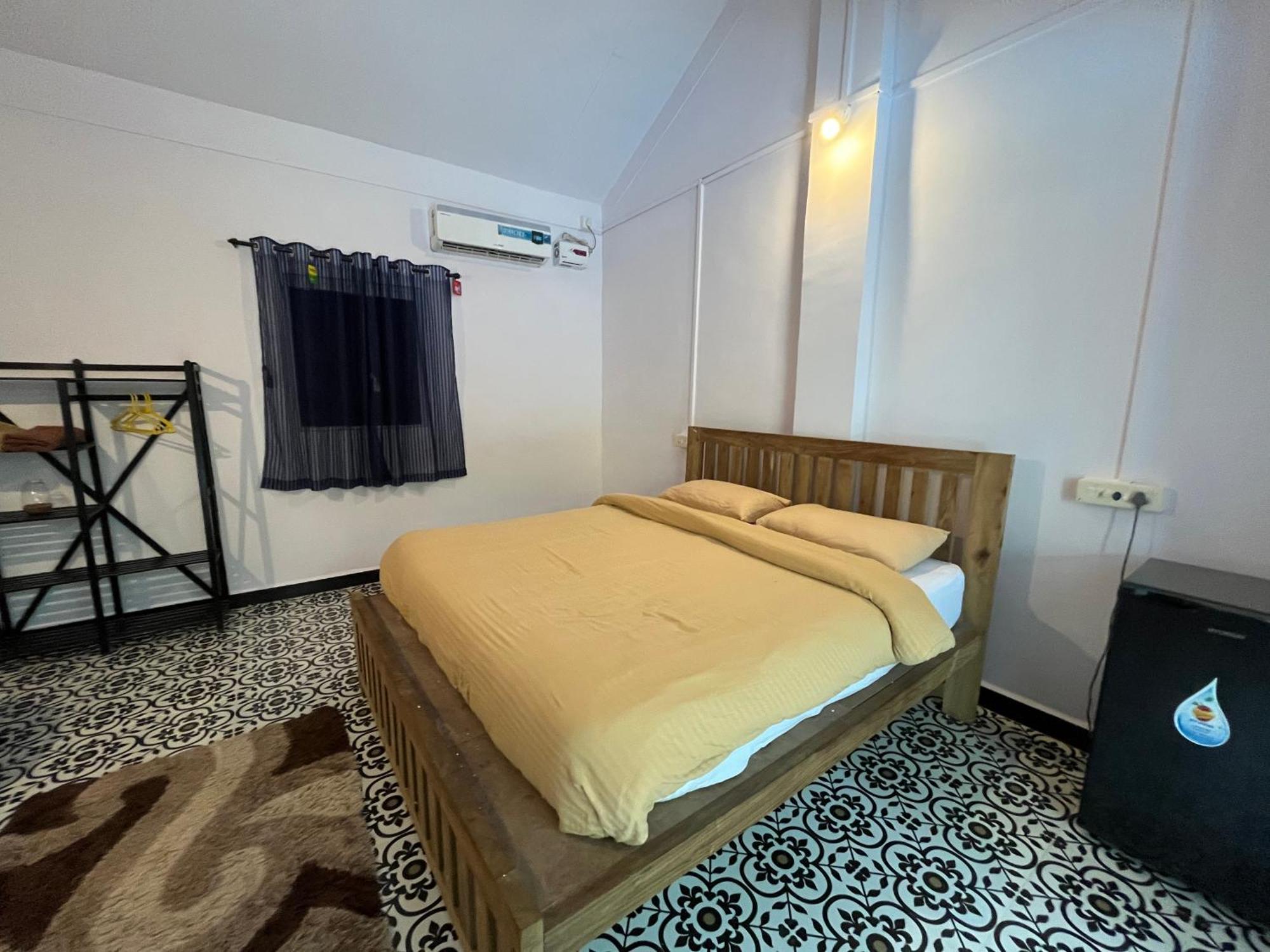 God'S Gift Morjim Hotel Ngoại thất bức ảnh