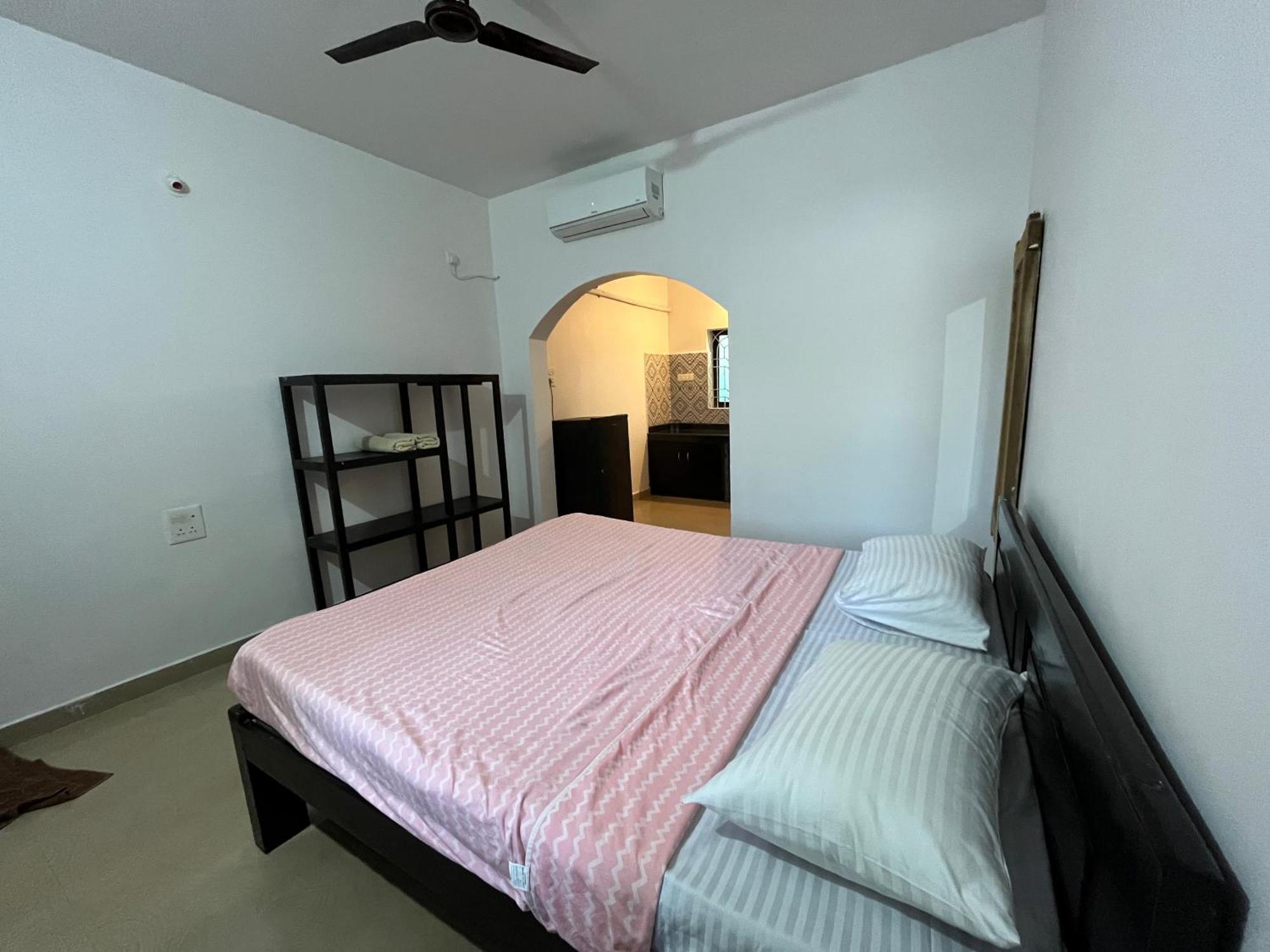 God'S Gift Morjim Hotel Ngoại thất bức ảnh