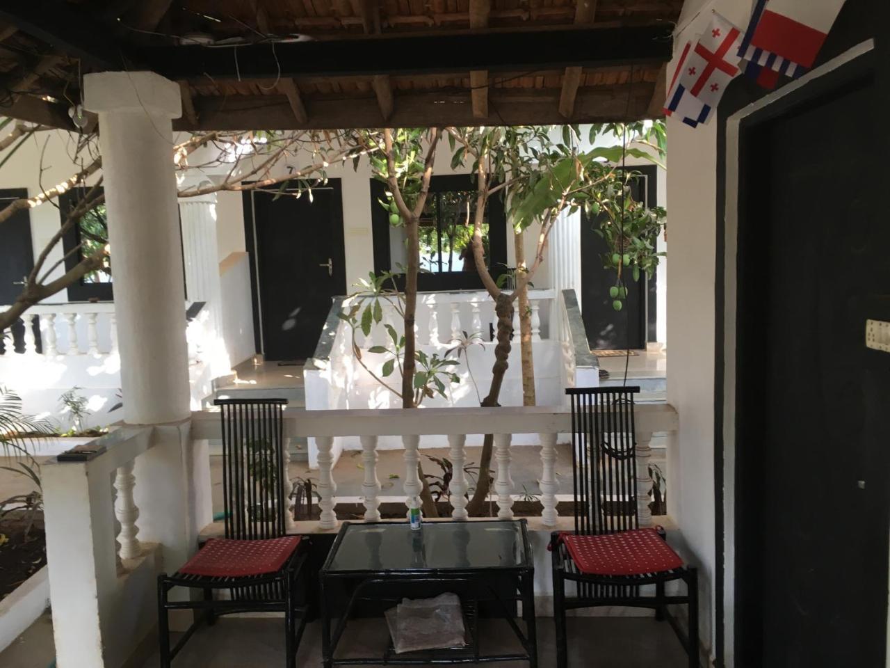 God'S Gift Morjim Hotel Ngoại thất bức ảnh